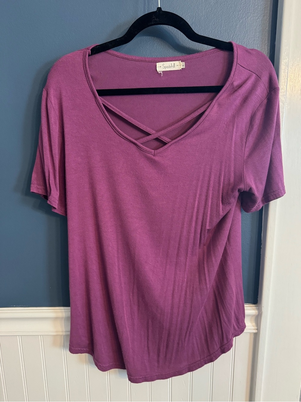 Spadehill Purple Criss Cross V-Neck Short Sleeve Top | Size L